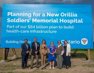 Deputy Premier/Minister of Health unveils Ontario Builds sign at preferred site of new OSMH as planning advances to next stage